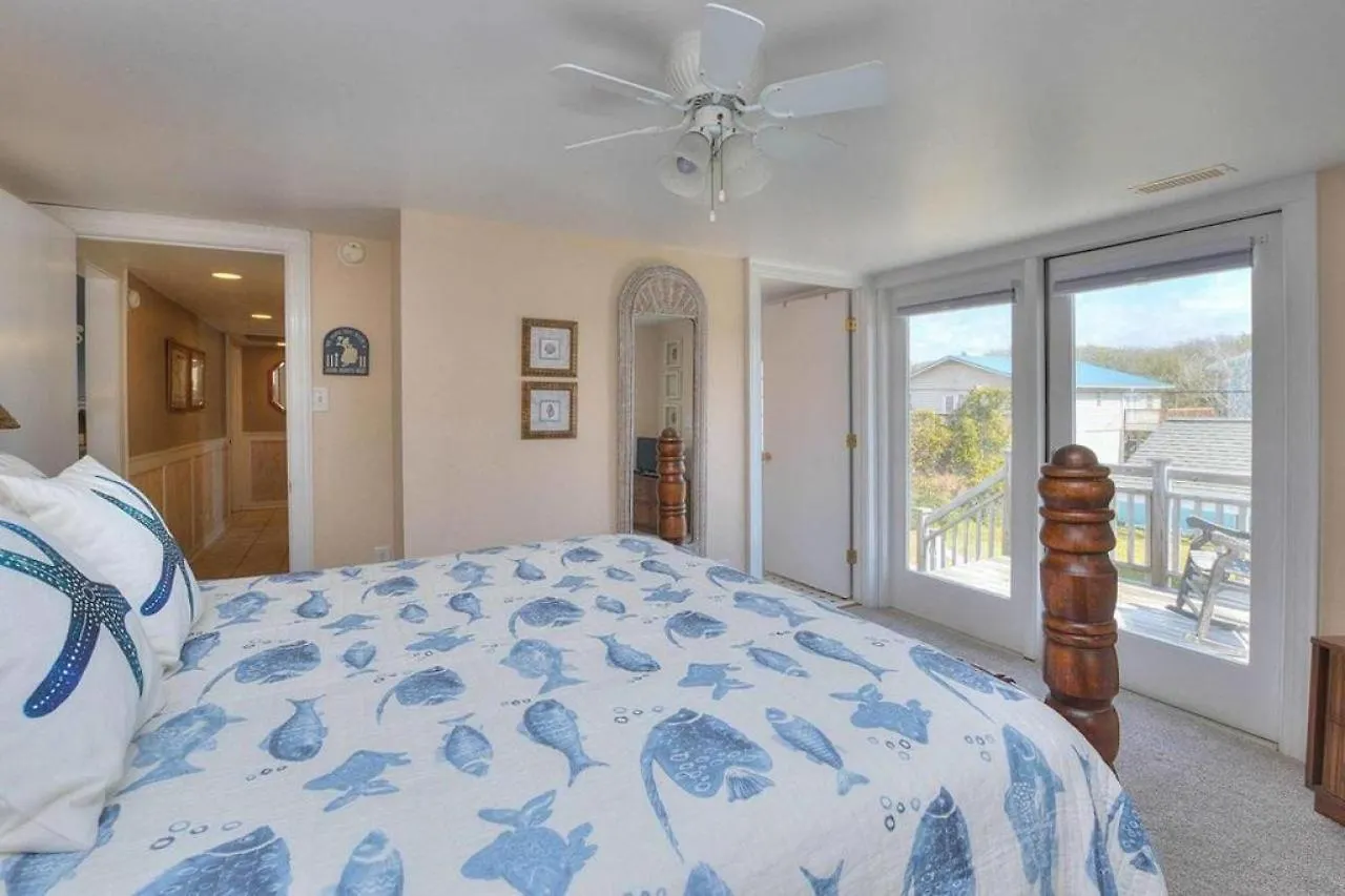 Holiday home The Compass Oak Island