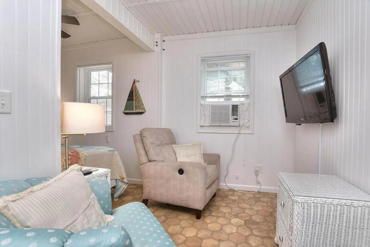 Searenity Awaits Oak Island