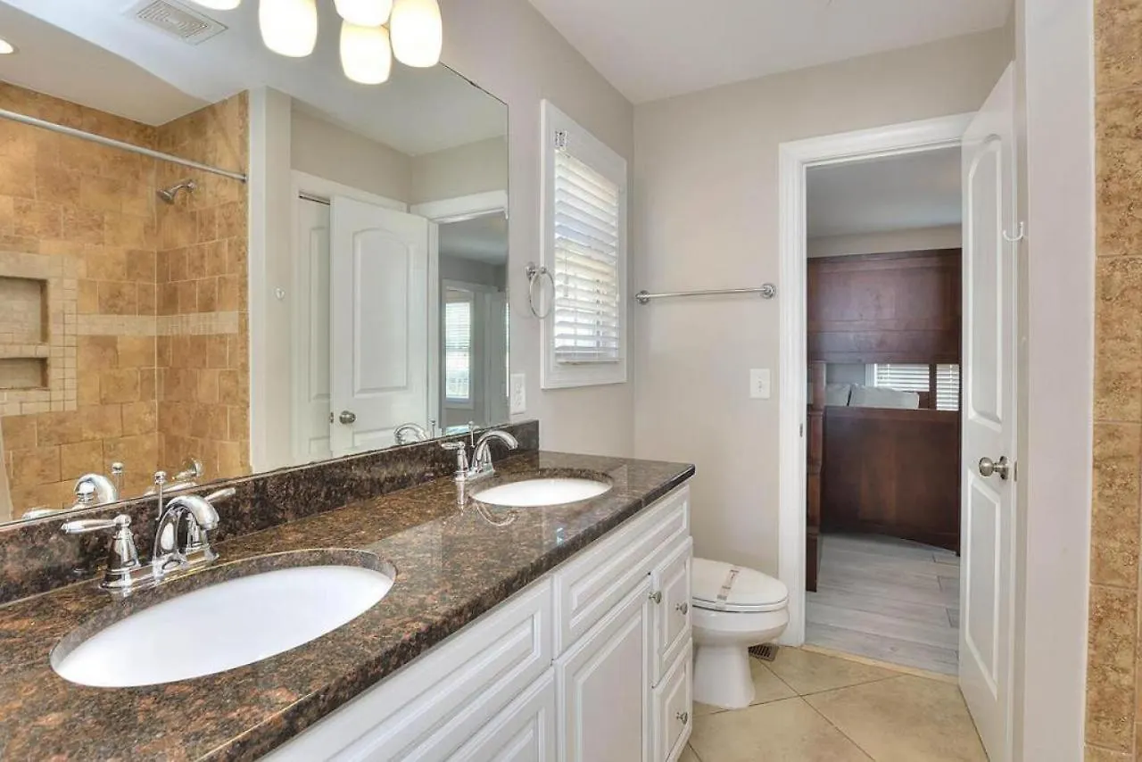 Utopia Holiday home Oak Island