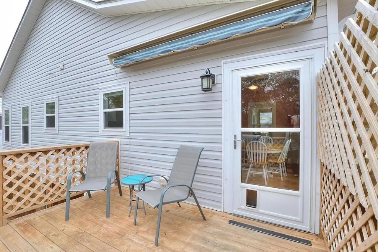 Holiday home Searenity Awaits Oak Island