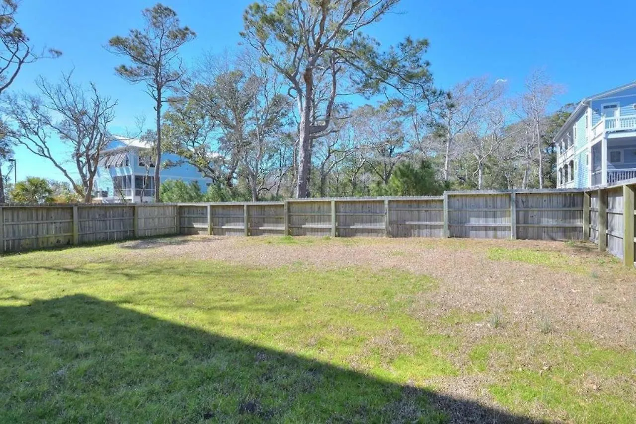 Incommunicado Holiday home Oak Island