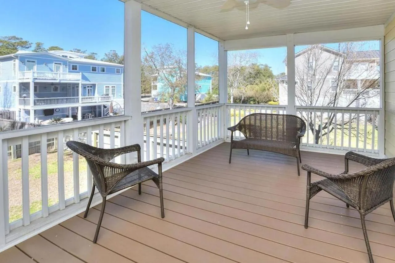 Incommunicado Oak Island