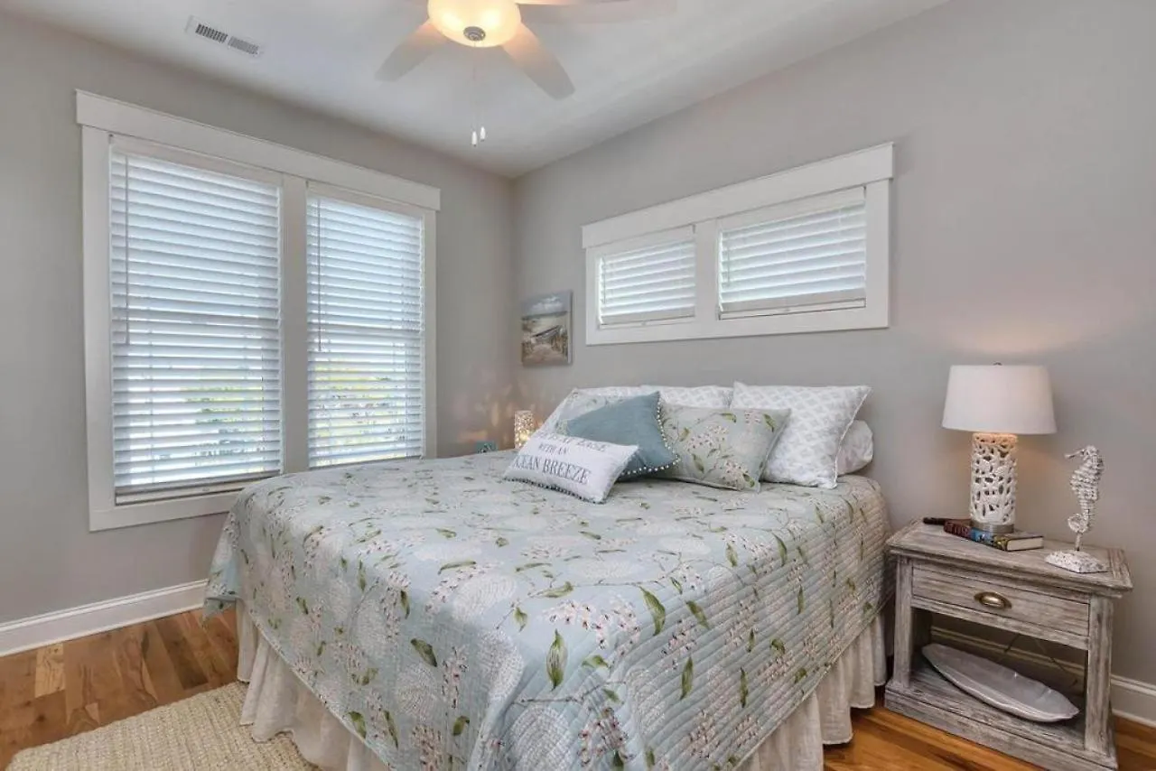 Holiday home Anita Getaway Oak Island