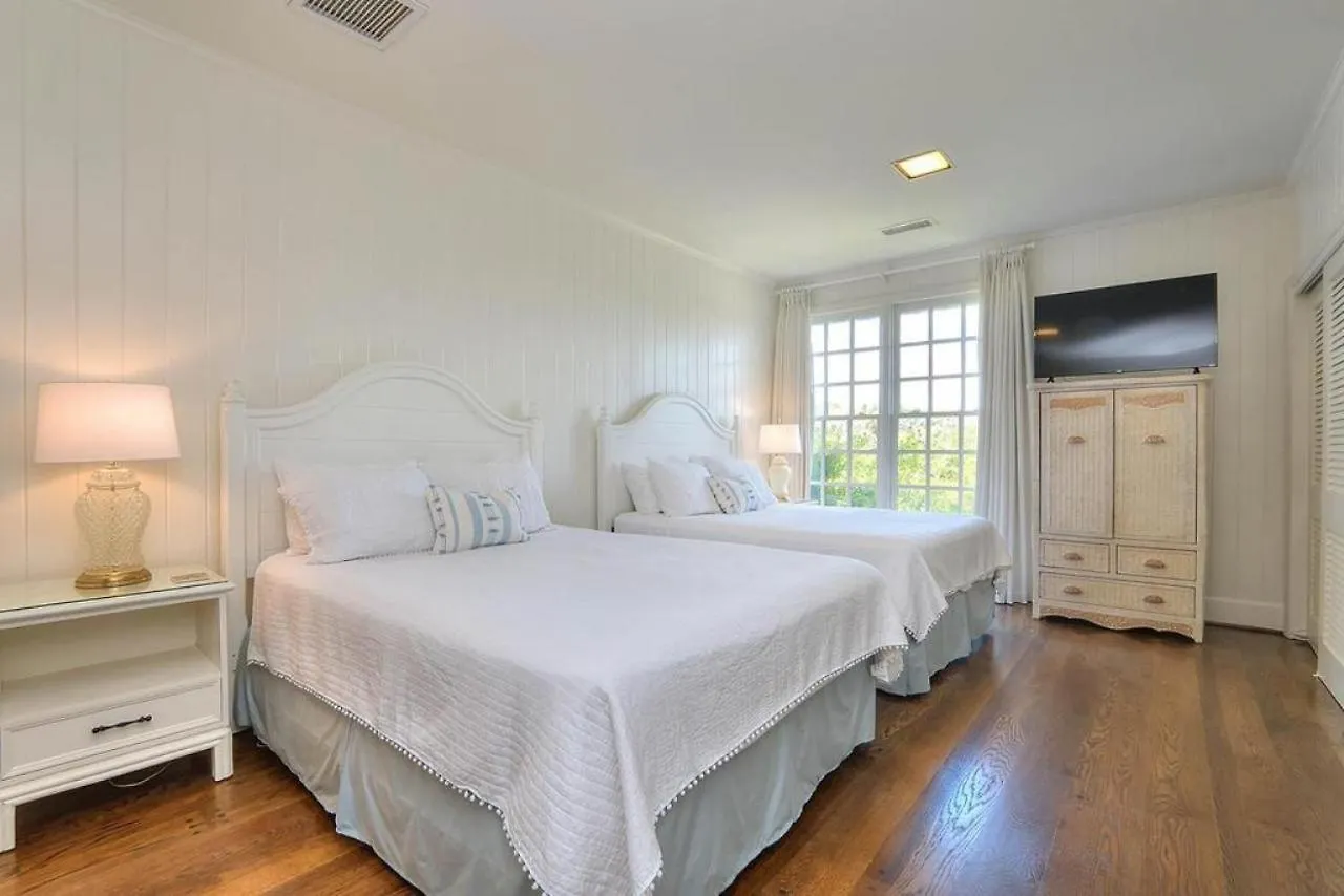 4819 W Drive Holiday home Oak Island