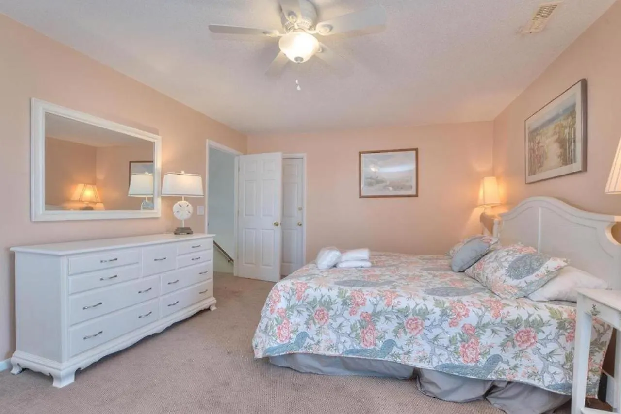 Holiday home Just Peachy Oak Island
