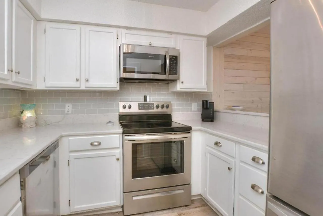 1210 Oak Island
