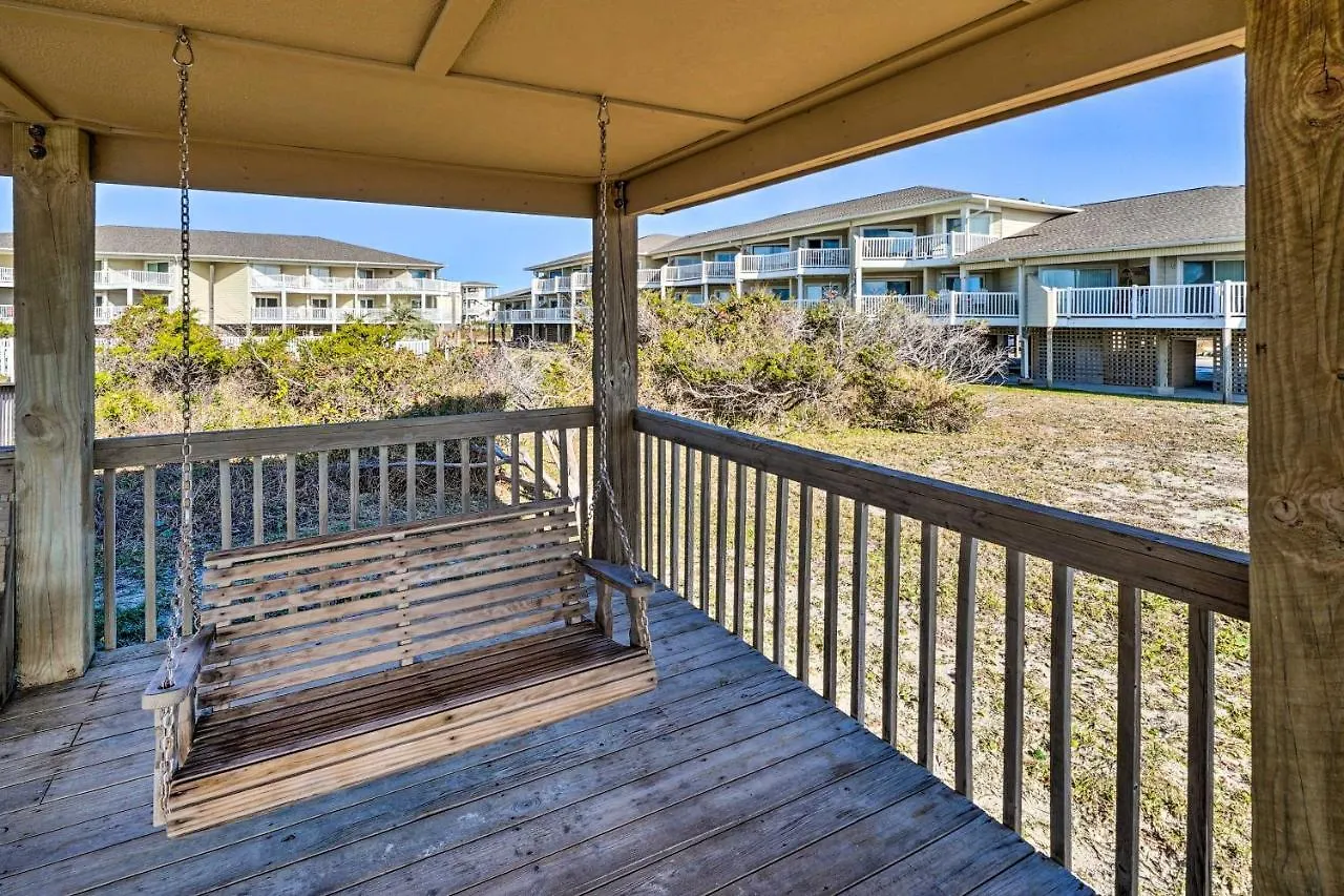 Beachfront With Community Pool Apartment *