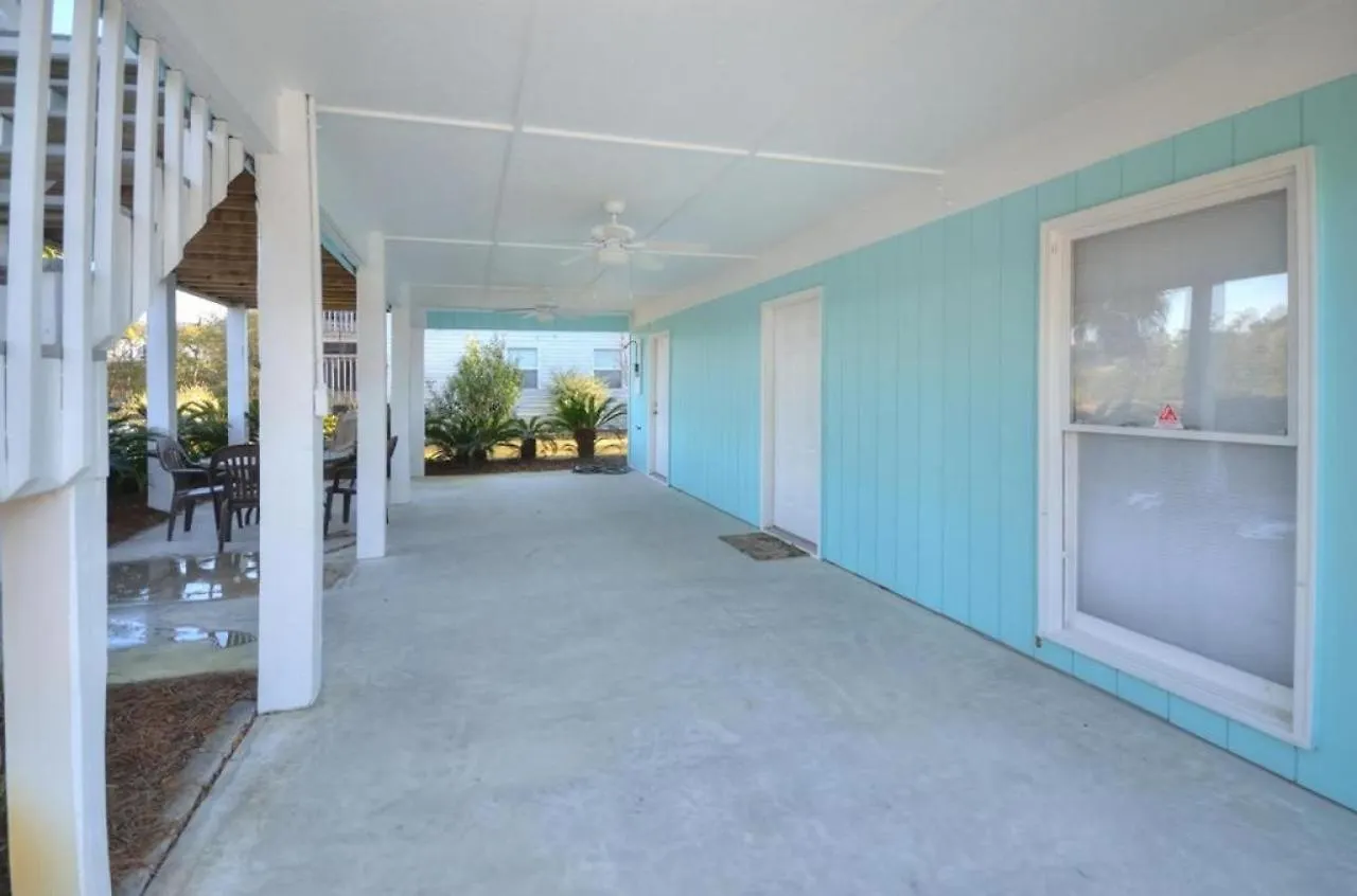 108 W Yacht Drive * Oak Island