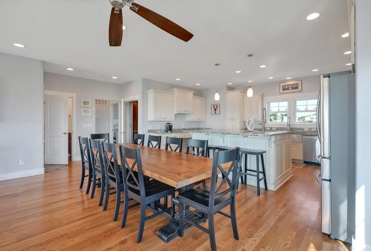 6807 East Drive-the Orange House Holiday home