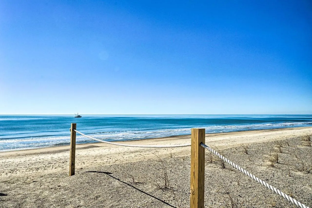 With Pool Walk To Long Beach!