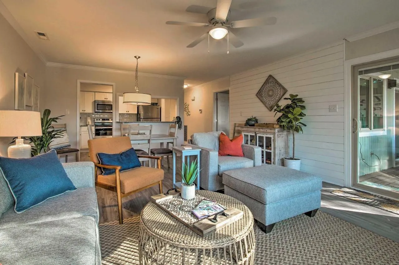 Sound Of The Sea With Pools! * Oak Island