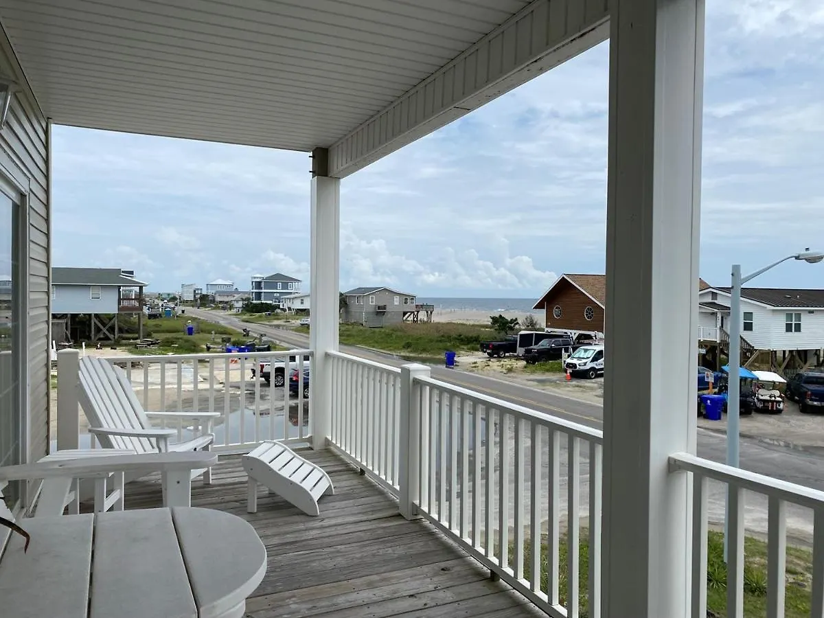 49th & Holiday home Oak Island