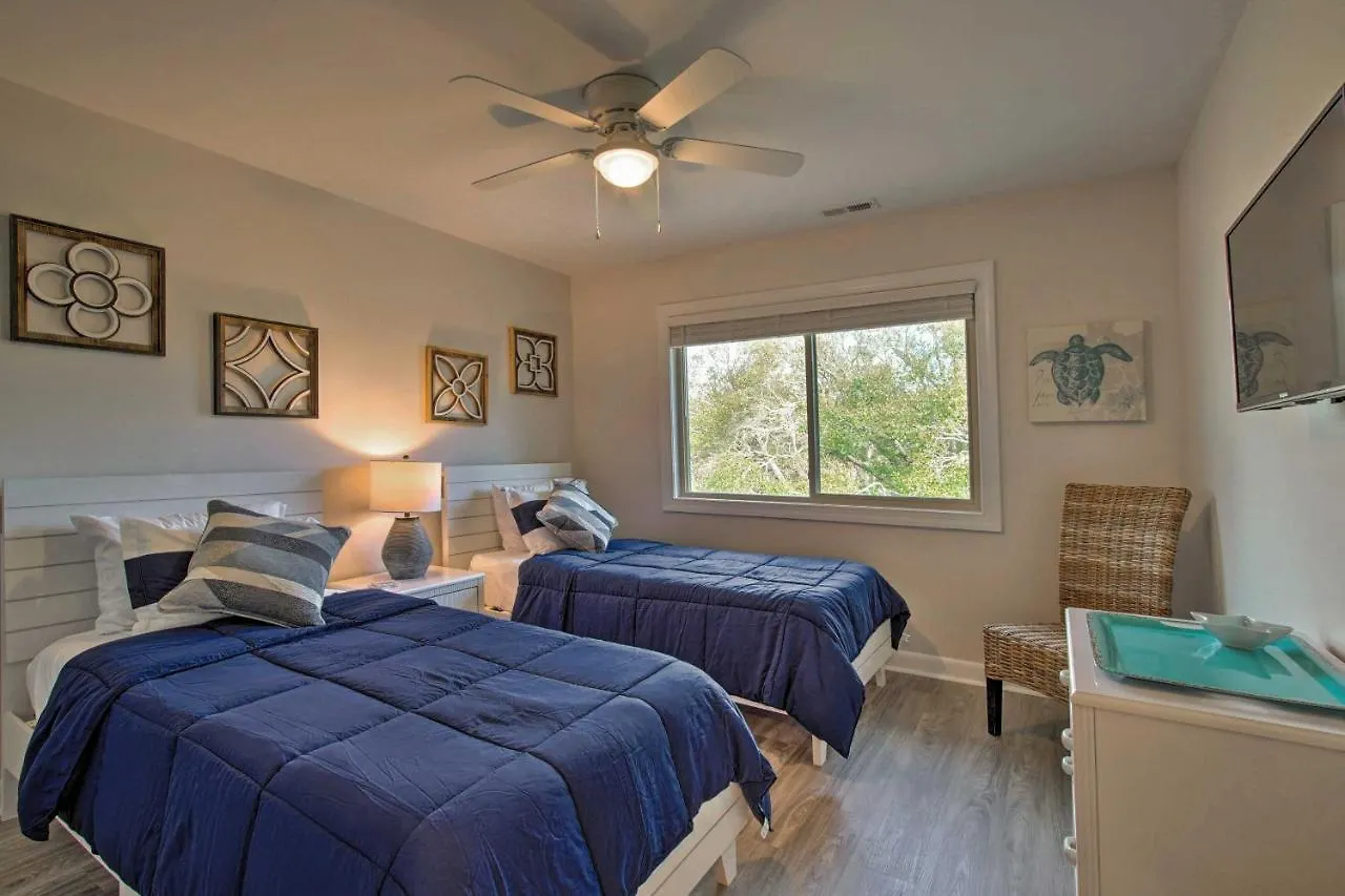 Sound Of The Sea With Pools! * Oak Island