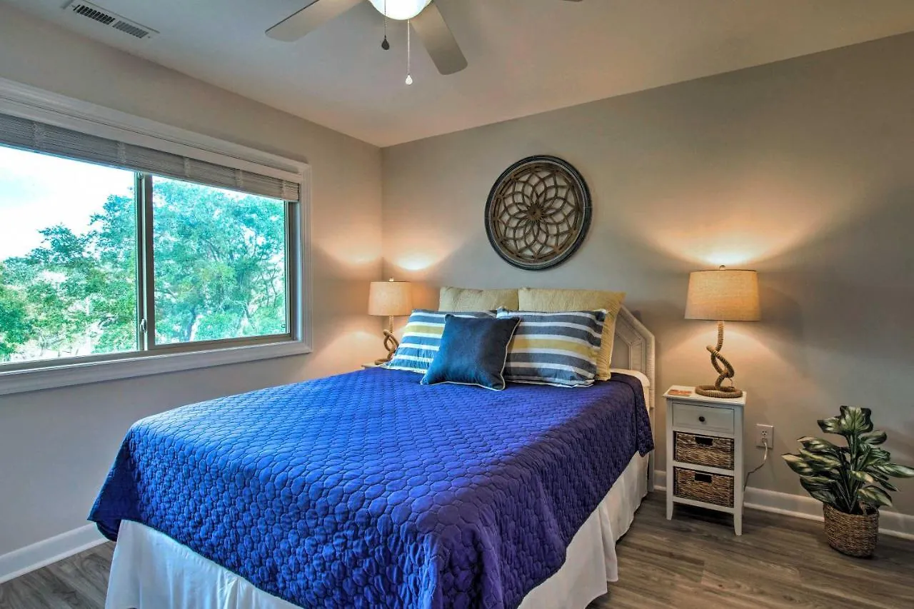 Sound Of The Sea With Pools! * Oak Island