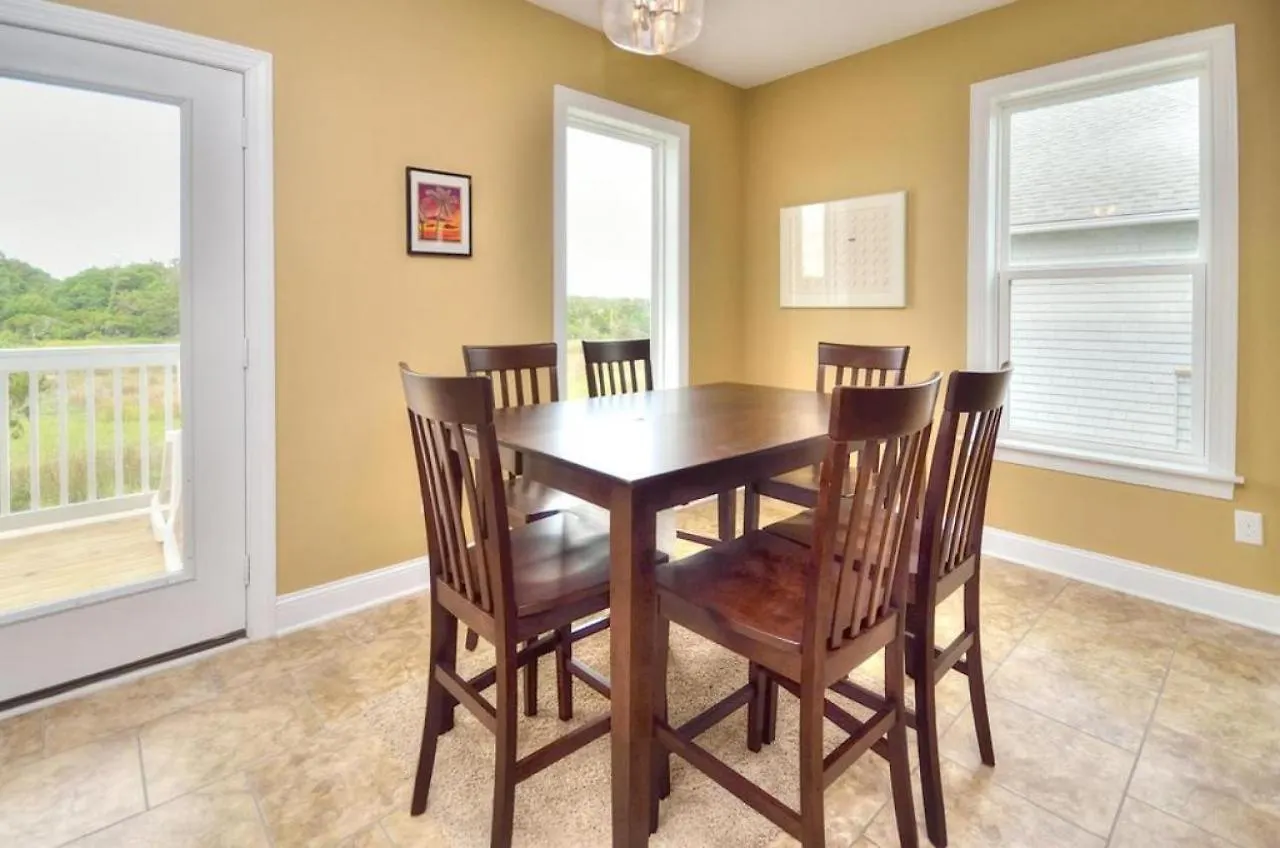 1 Sac Shack Holiday home Oak Island