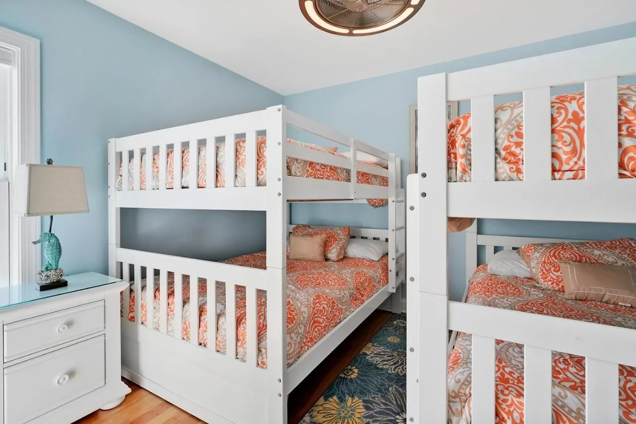 7 Seas Holiday home Oak Island