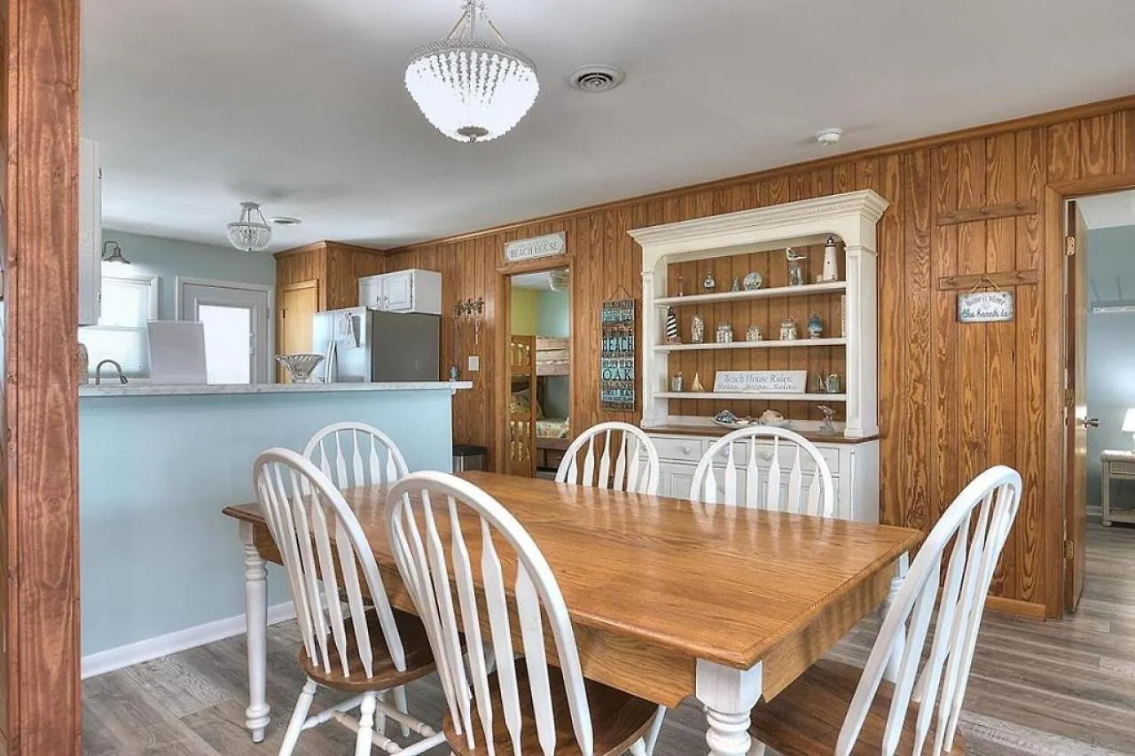 Ocean Breeze Retreat * Oak Island