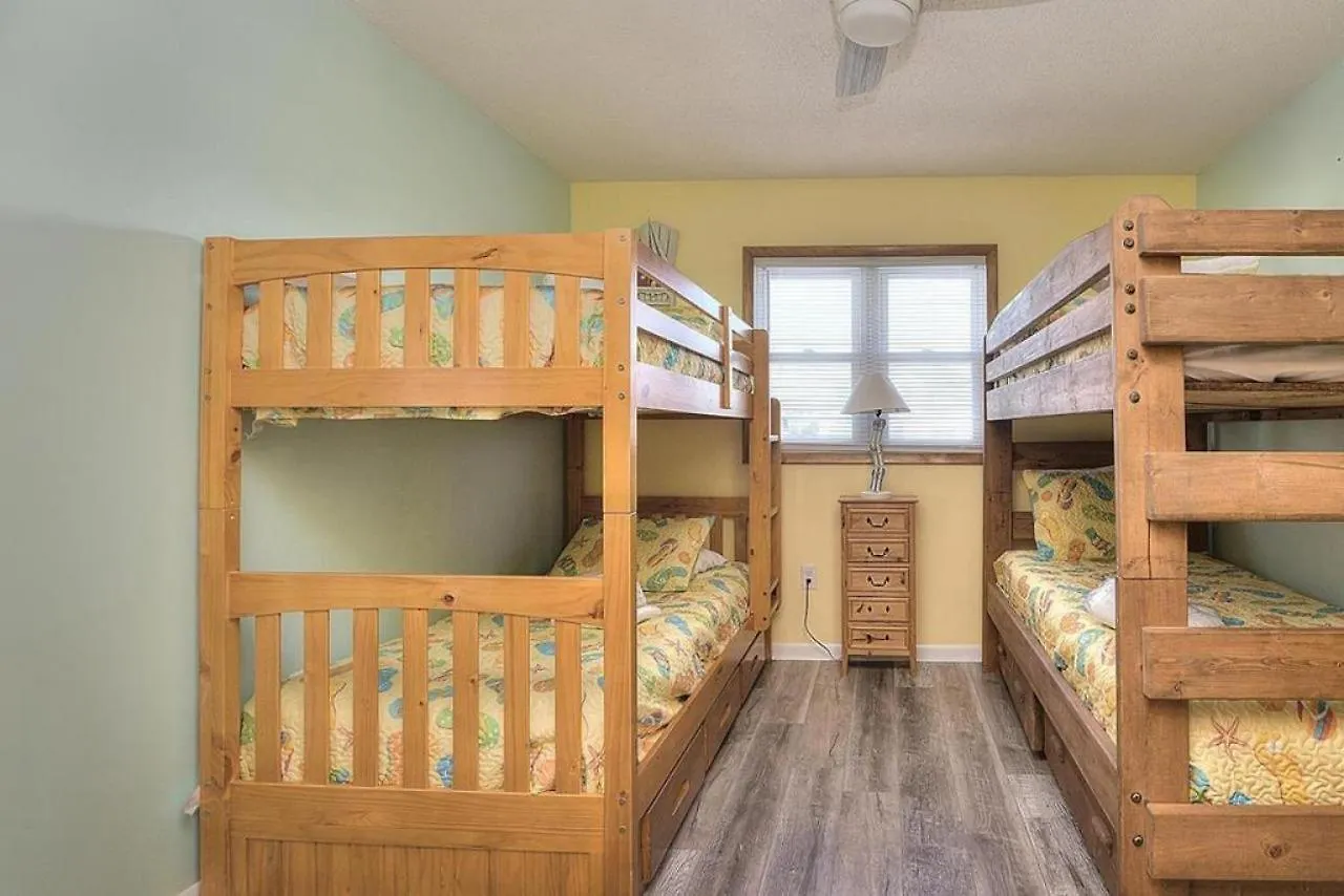 Ocean Breeze Retreat Holiday home Oak Island