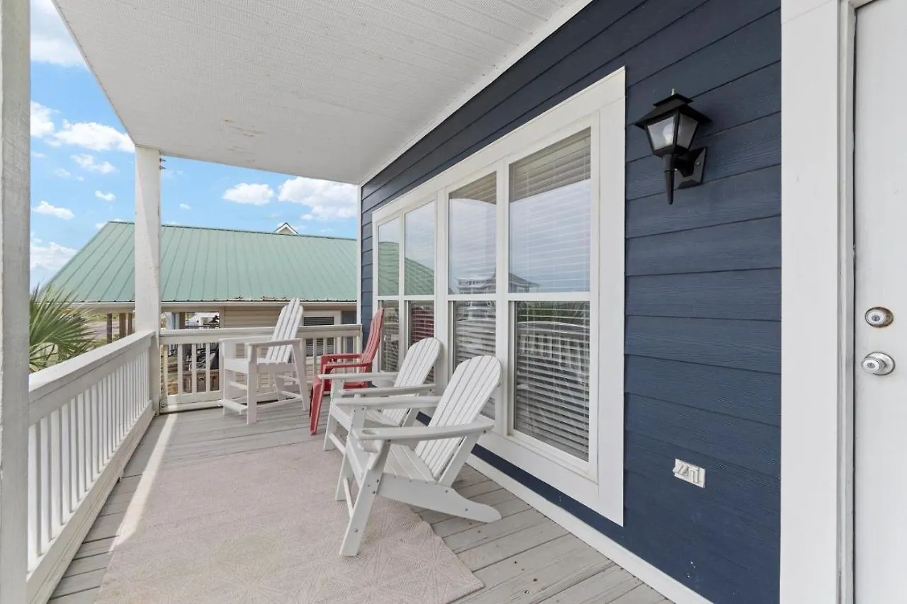 Oasis Oak Island