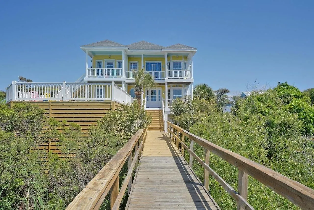 Luck & Laughter Holiday home Oak Island