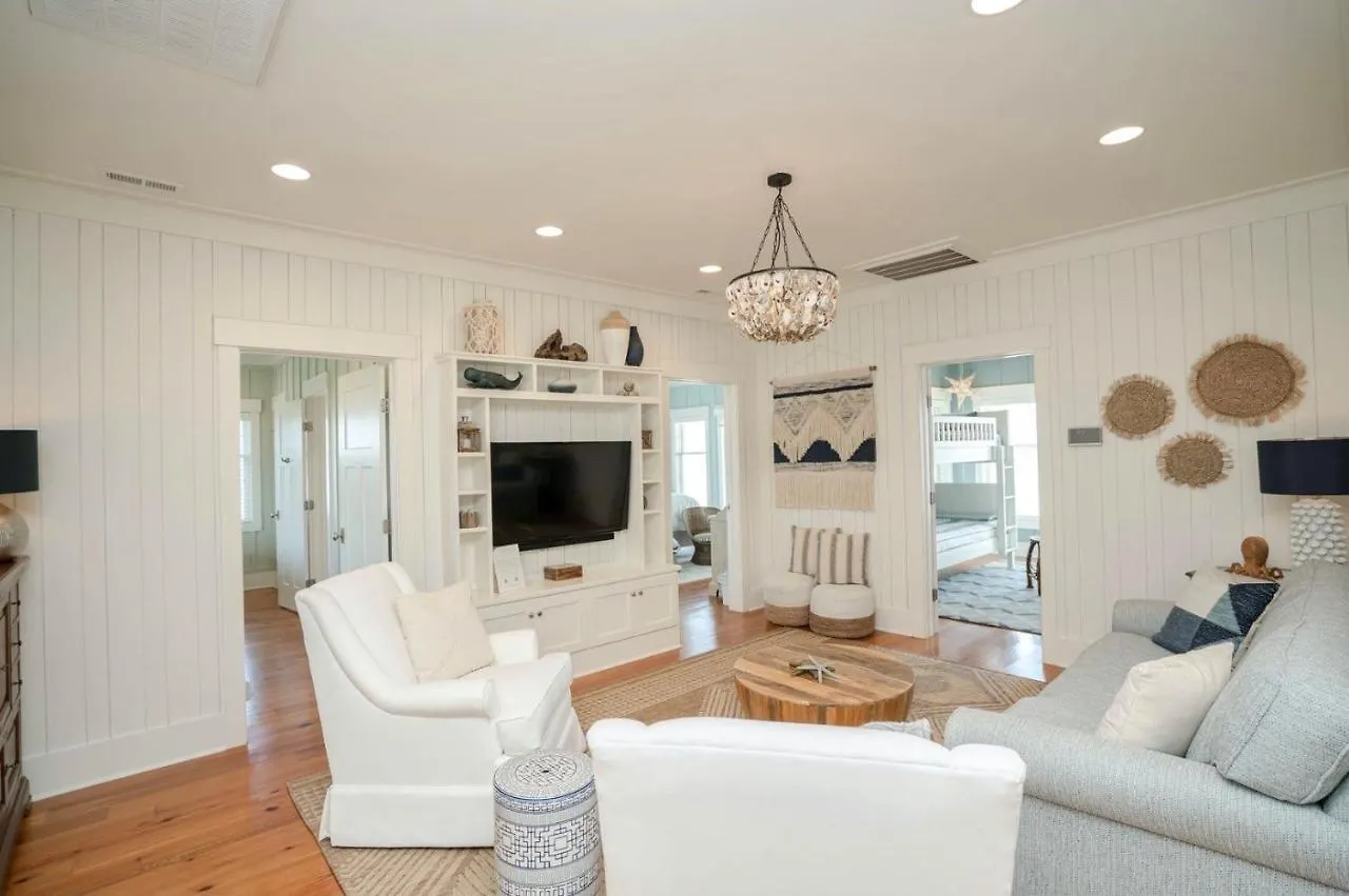 1 Emerald Of The Seas Holiday home Oak Island