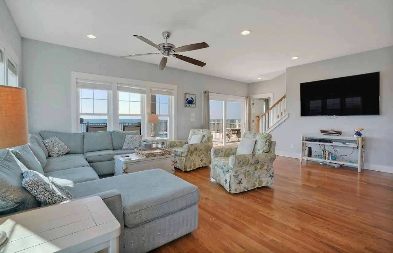 6807 East Drive-the Orange House Holiday home