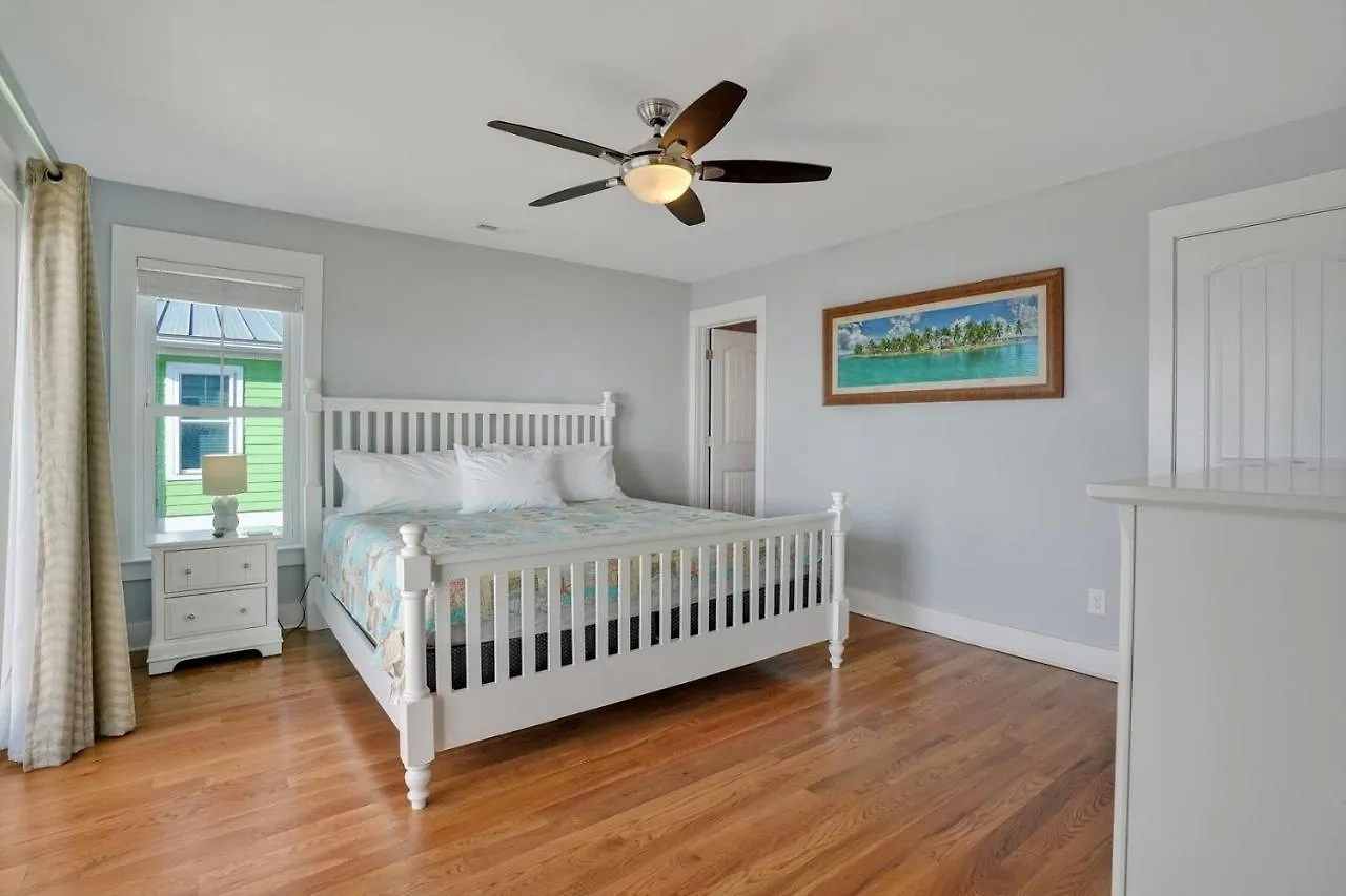 6807 East Drive-the Orange House * Oak Island