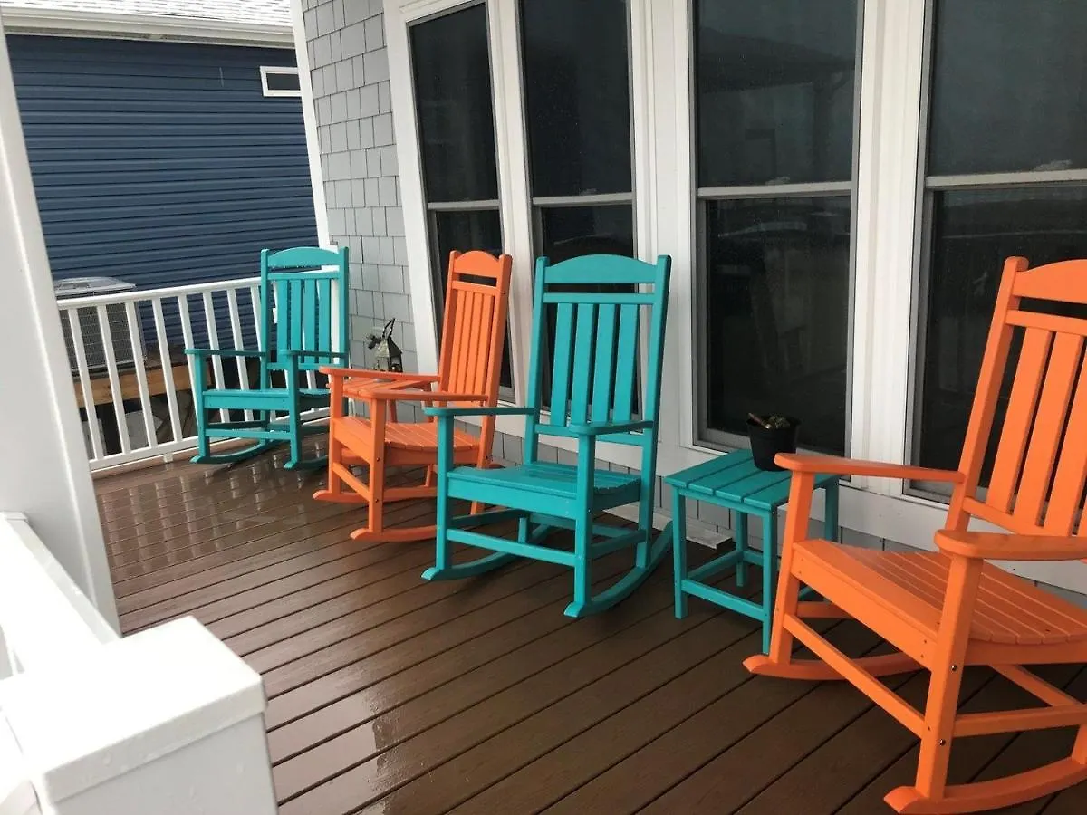 Flip Flops & Flamingos Oak Island