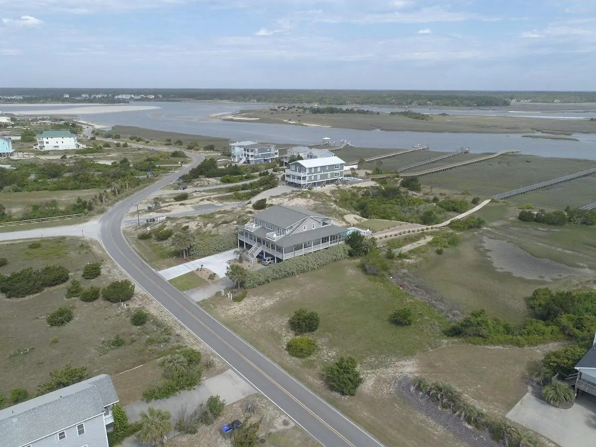 Decked Out Holiday home Oak Island