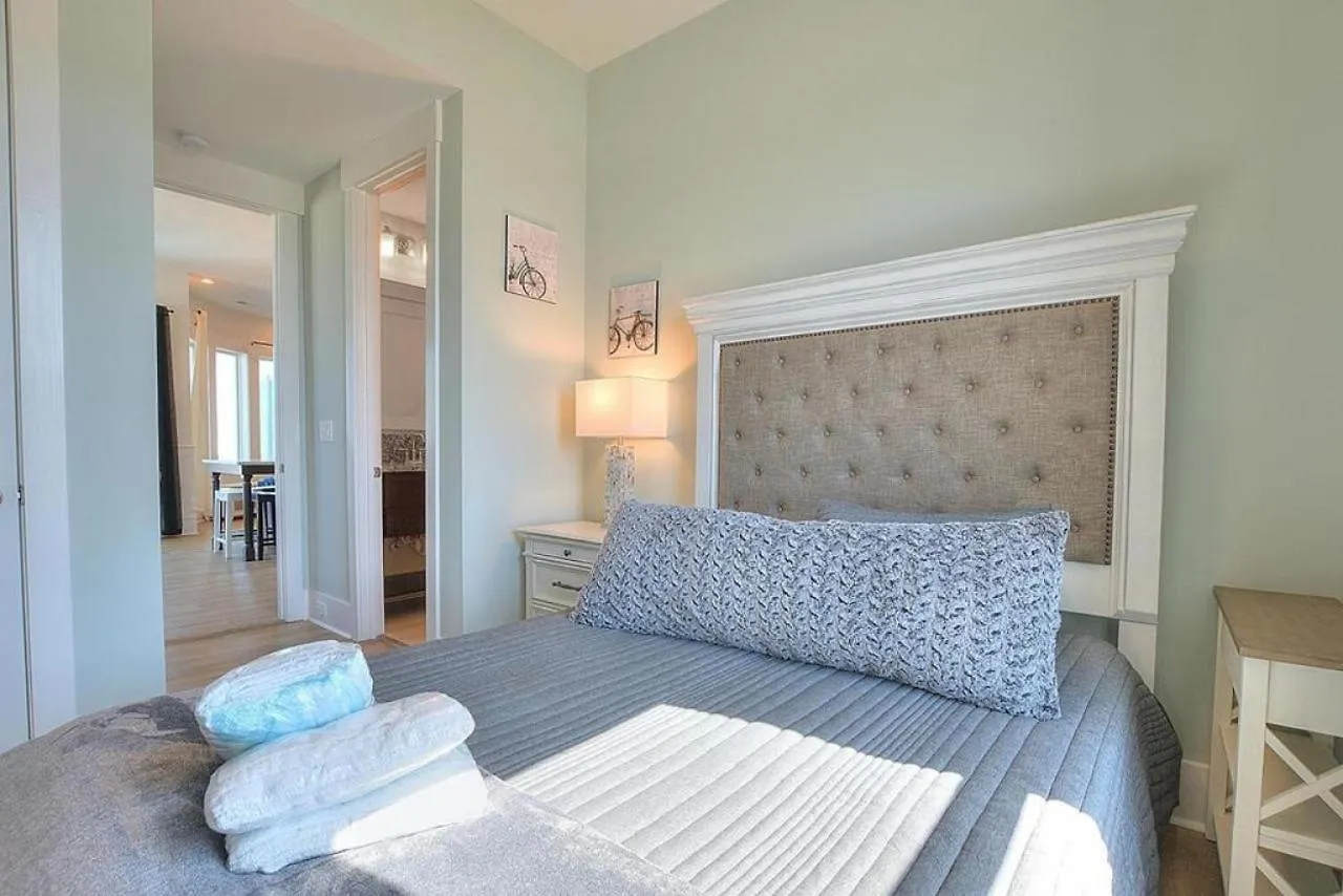 Holiday home Lands End Oak Island