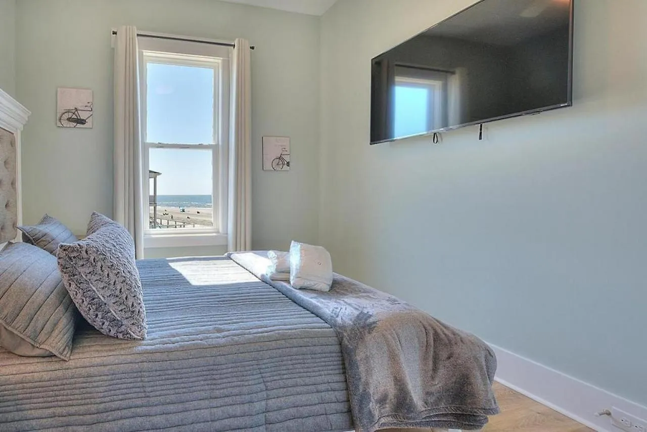 Lands End Holiday home Oak Island