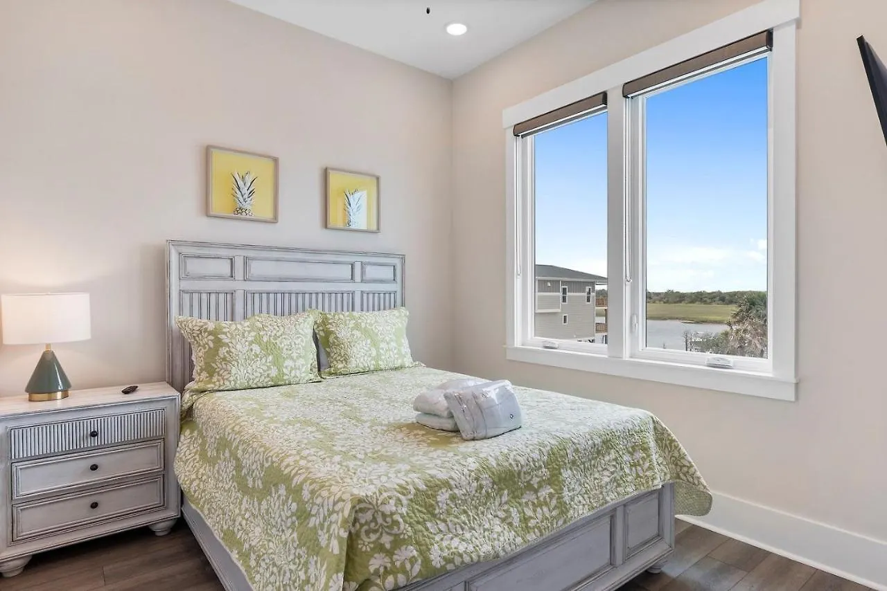 10 Oars Oak Island