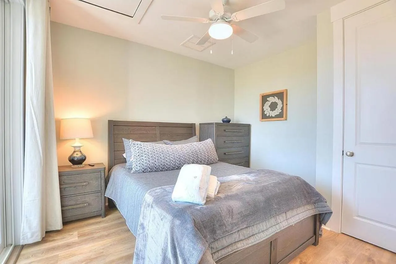 Holiday home Lands End Oak Island