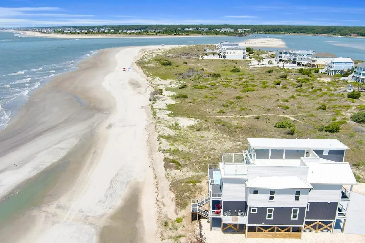 Lands End Holiday home Oak Island