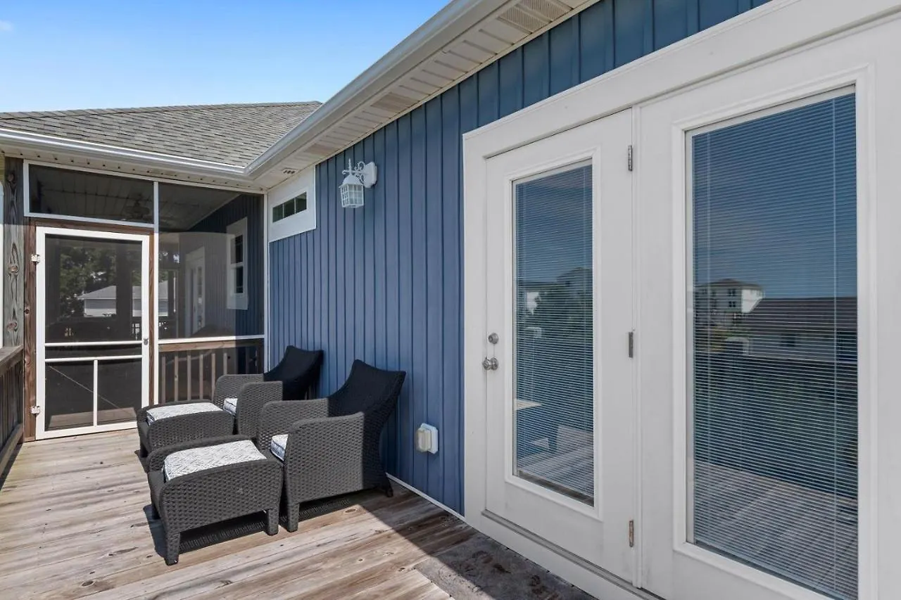 Holiday home High Tide Oak Island