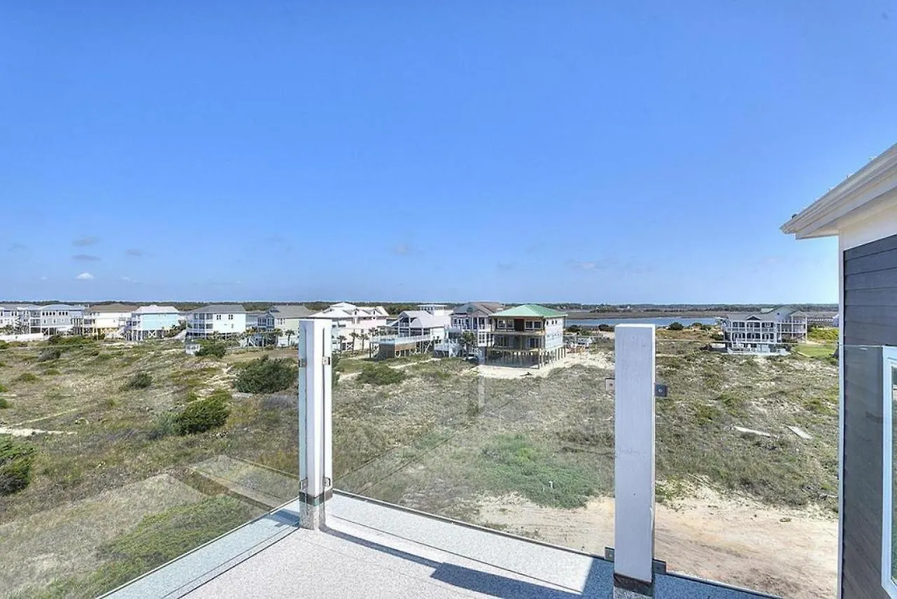 Lands End Holiday home Oak Island