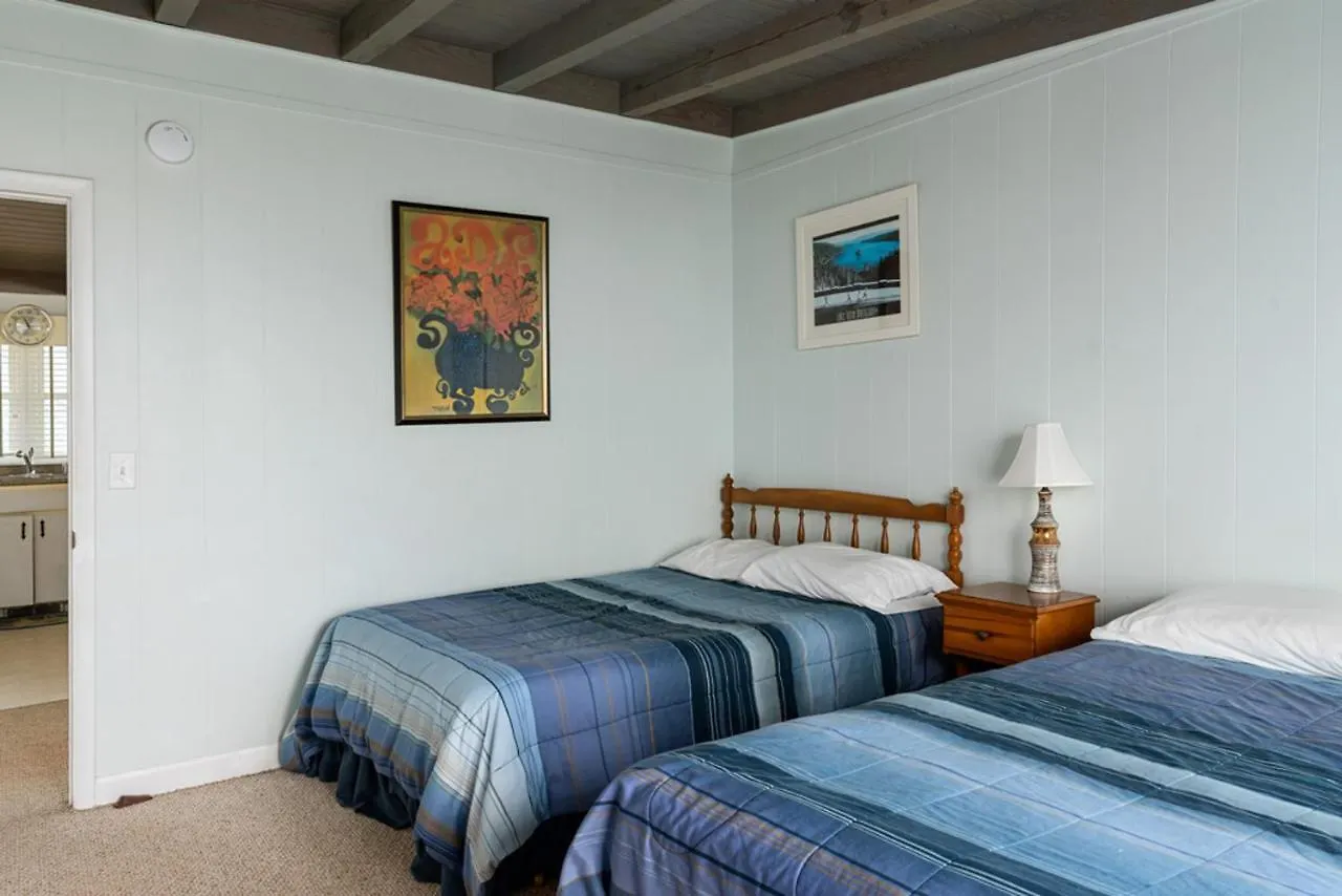 Admiral's Quarters By Oak Island