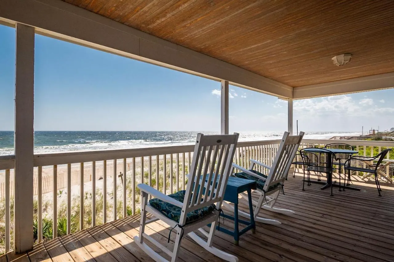 Barracks By Holiday home Oak Island