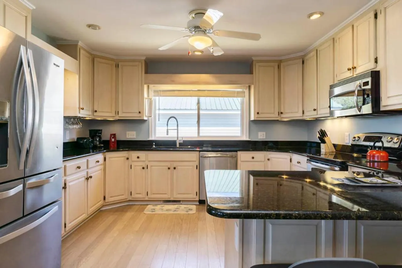 Lay Z Days By Holiday home