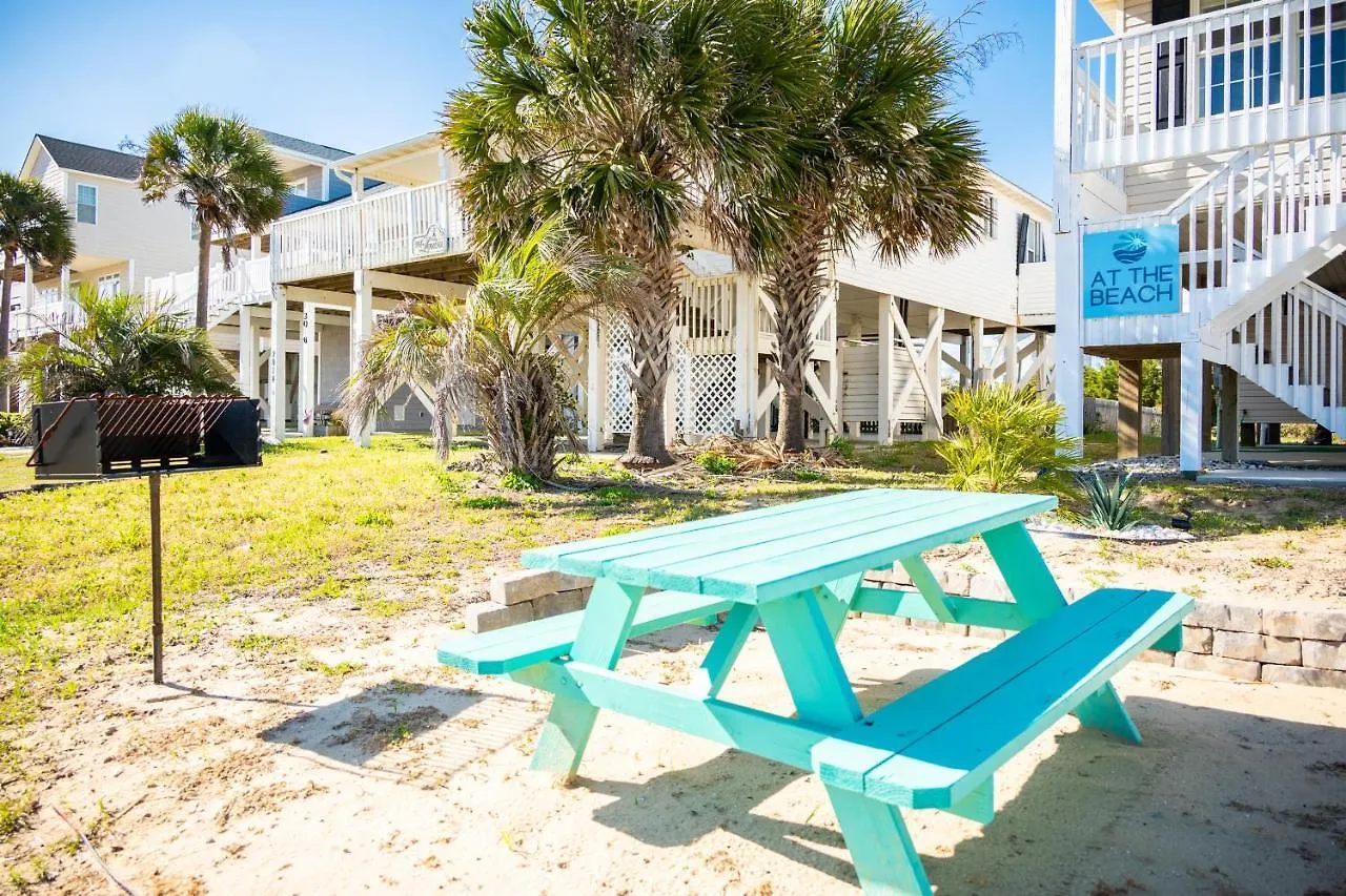 At The By Holiday home Oak Island