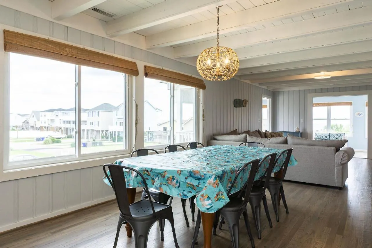 Holiday home A Little R&r By Oak Island