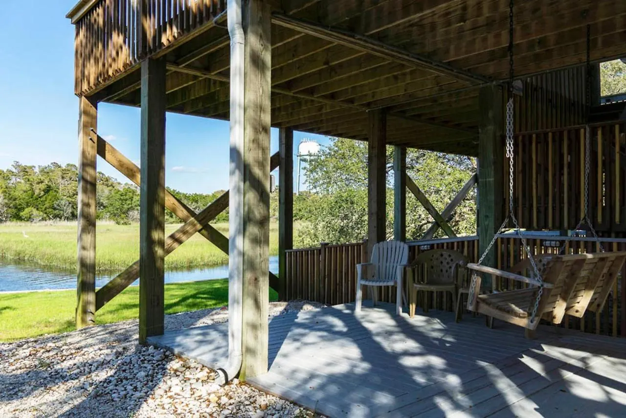 Lay Z Days By Holiday home Oak Island