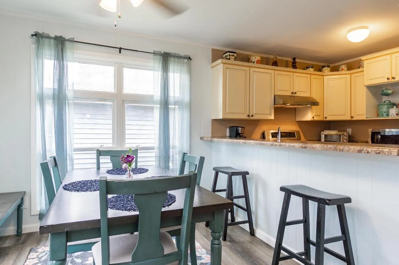 Holiday home Pelican Park By Oak Island