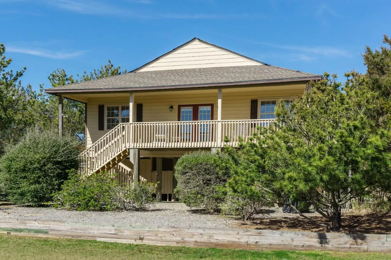 Pelican Palace By * Oak Island