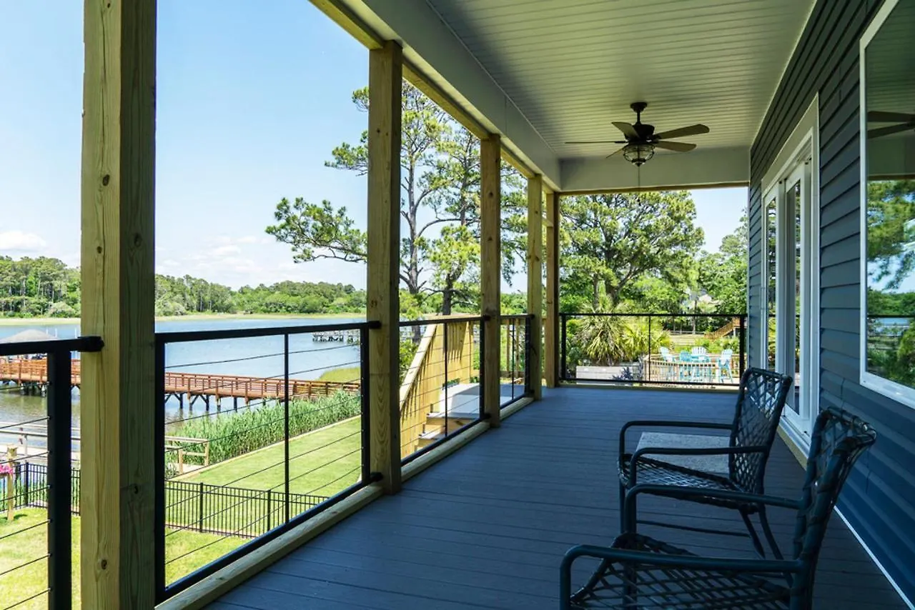 Waterway Haven By Holiday home