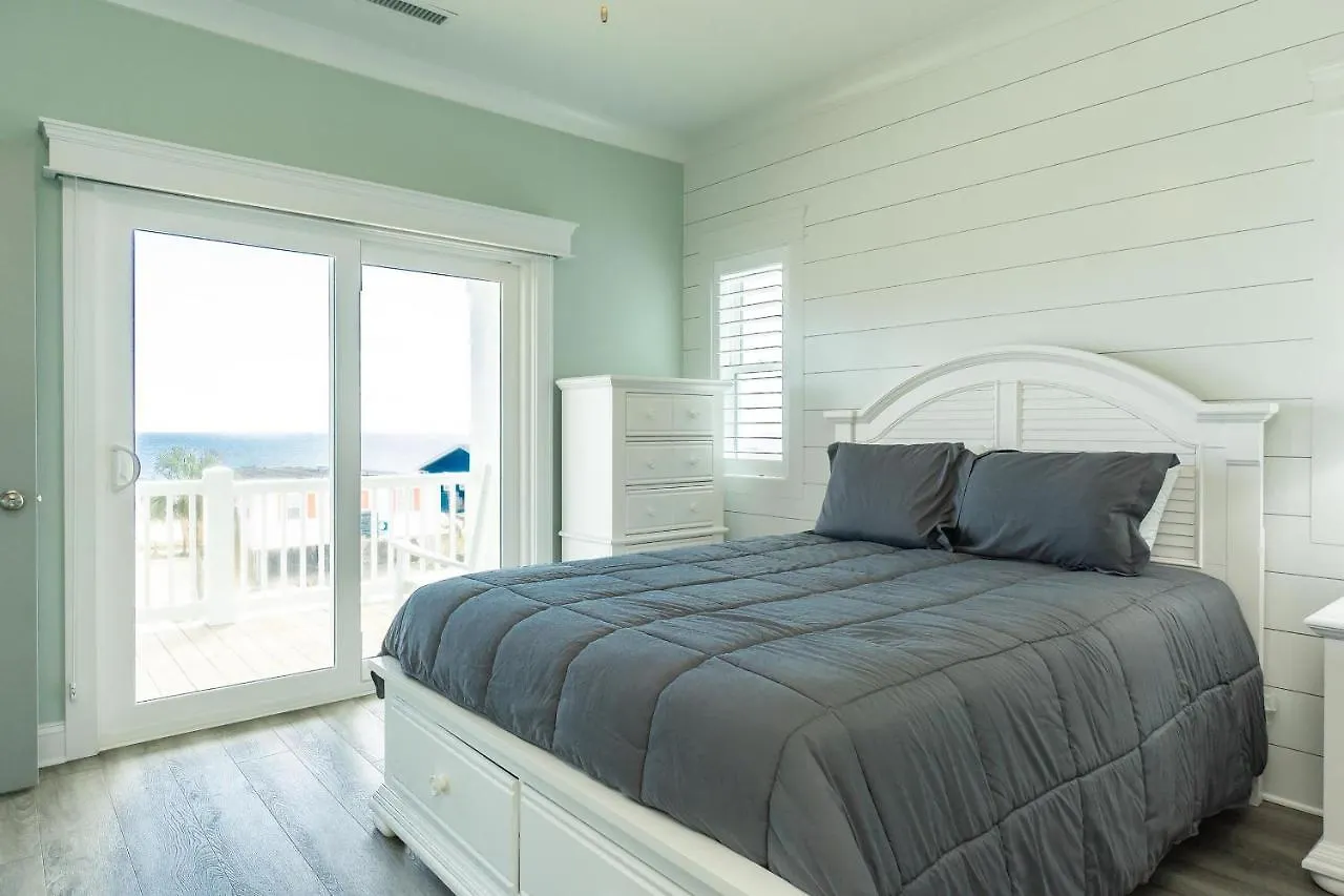 Holiday home Wait N Sea By