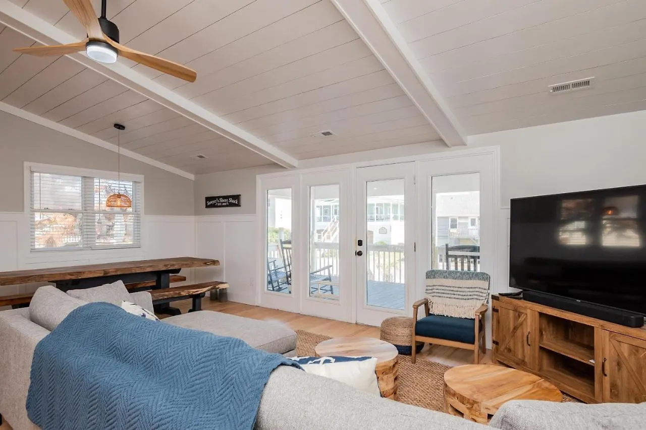 Sawyers Shore Shack By Holiday home *