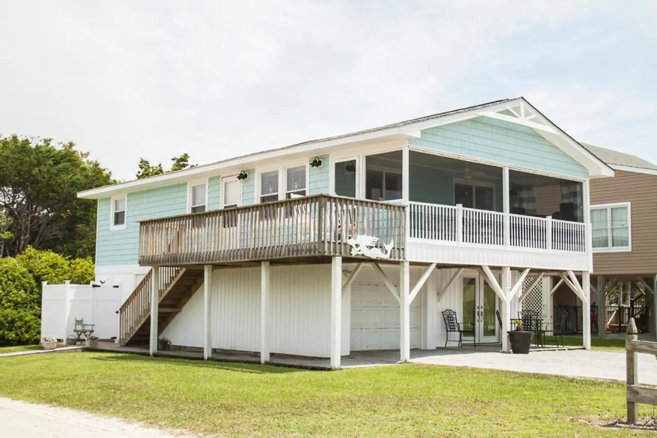 Holiday home Sunkissed 2 By