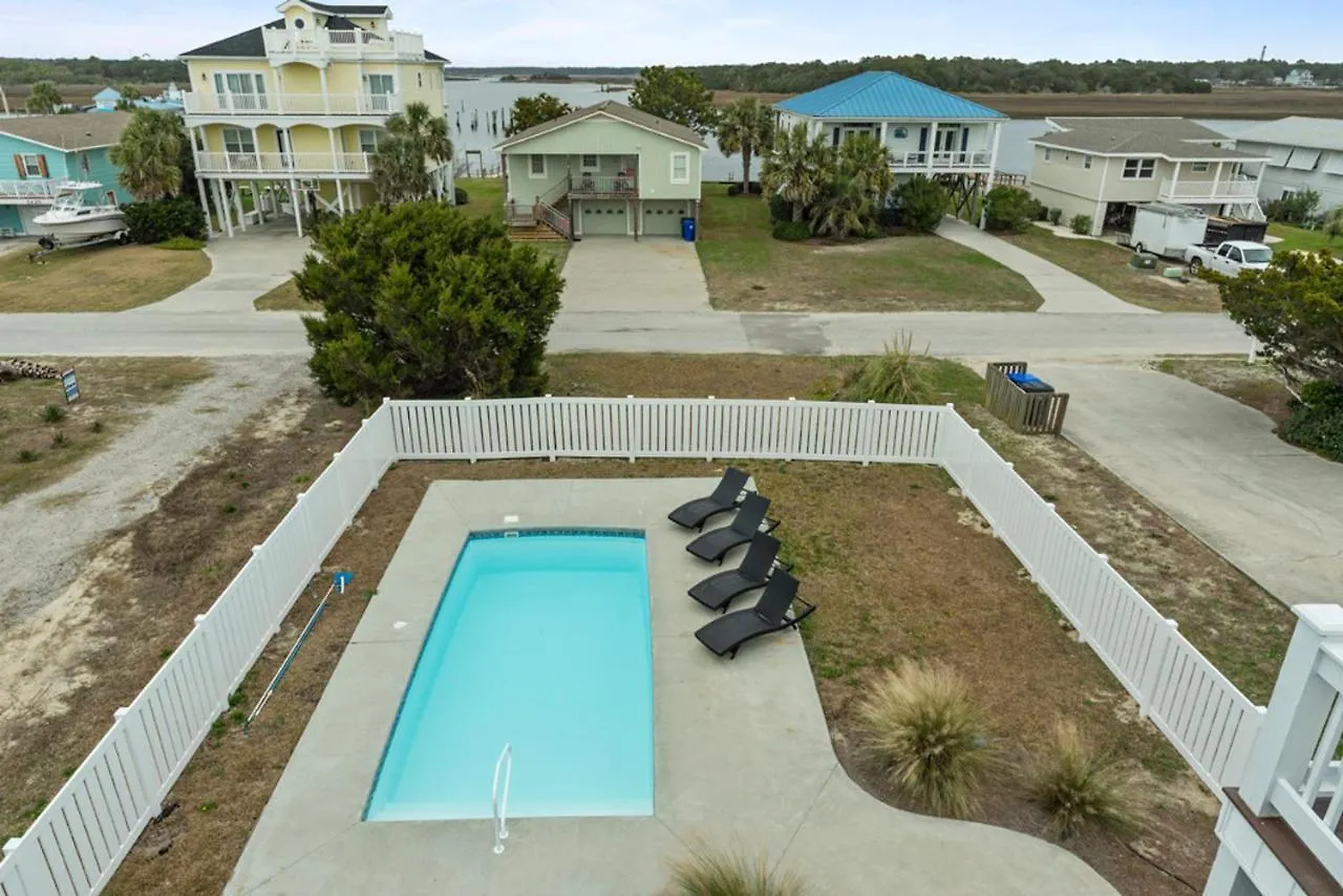 Coast Is Clear By Holiday home *