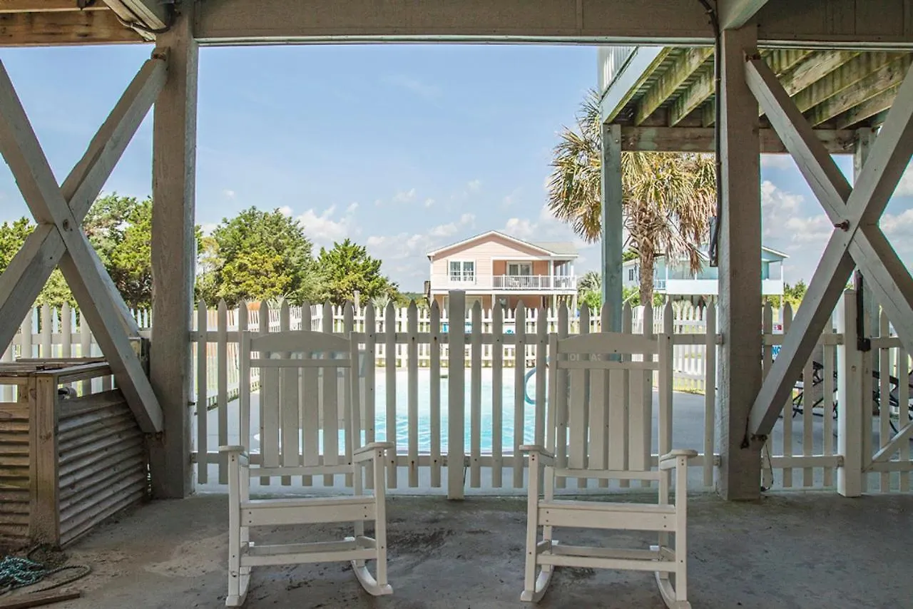 Dont Worry Happy By Holiday home Oak Island